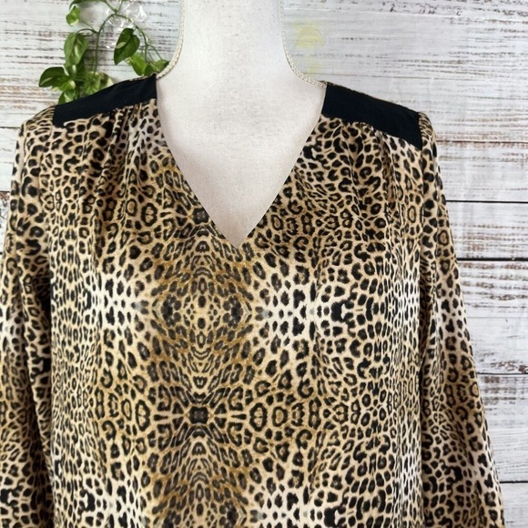 The Limited Blouse Top size Medium Cheetah Leopard Career Church Jungle Modest - Picture 7 of 13
